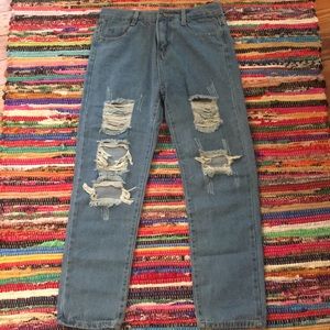 Distressed cropped jeans